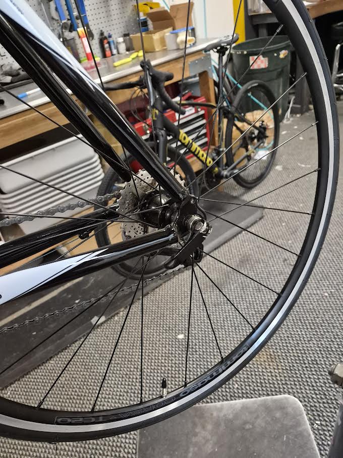Imola Road Bike - Black DEMO M (5'8"-5'11") SKU 60062