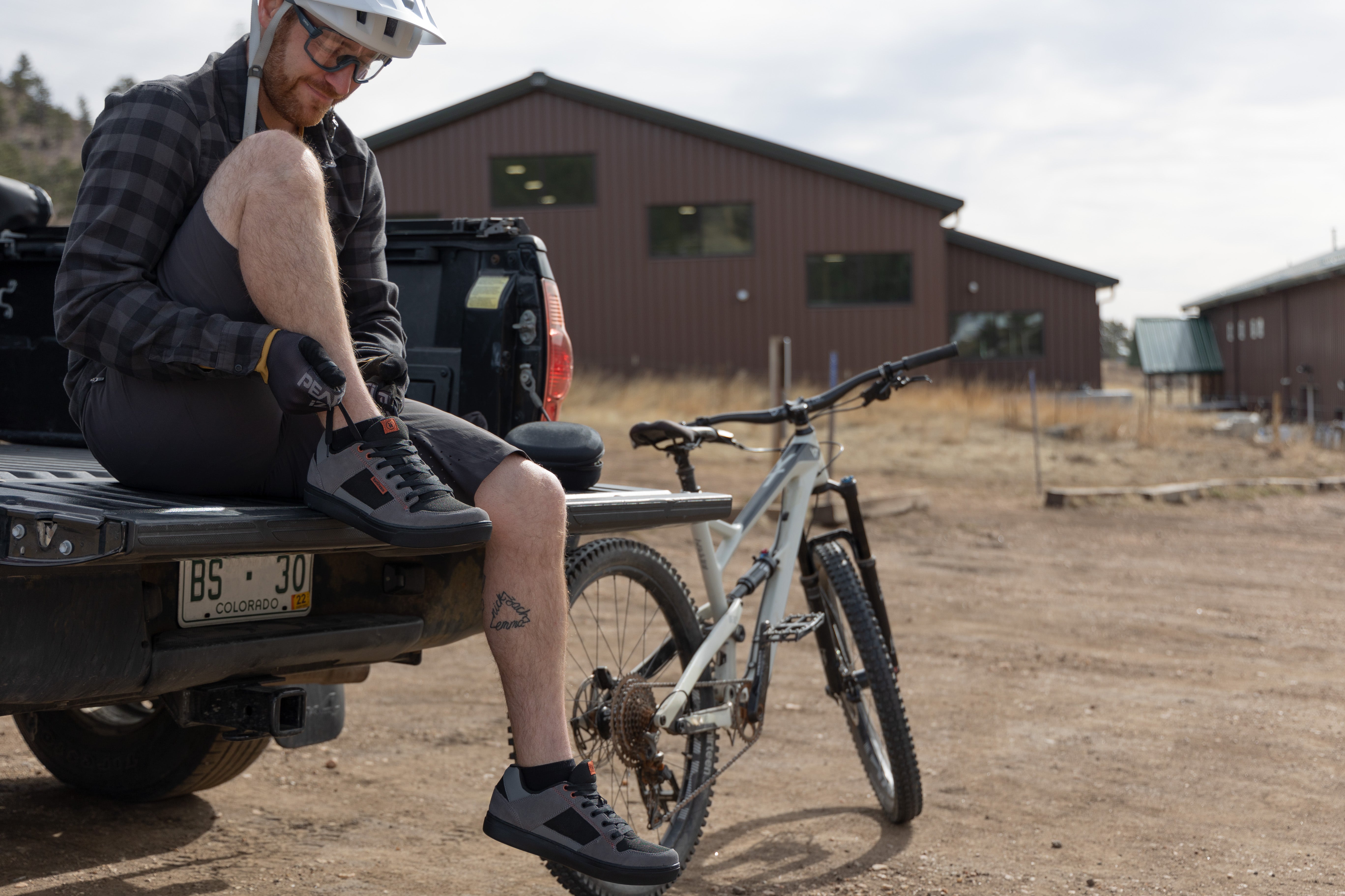 Comodo - Mountain Biking/Casual Wear