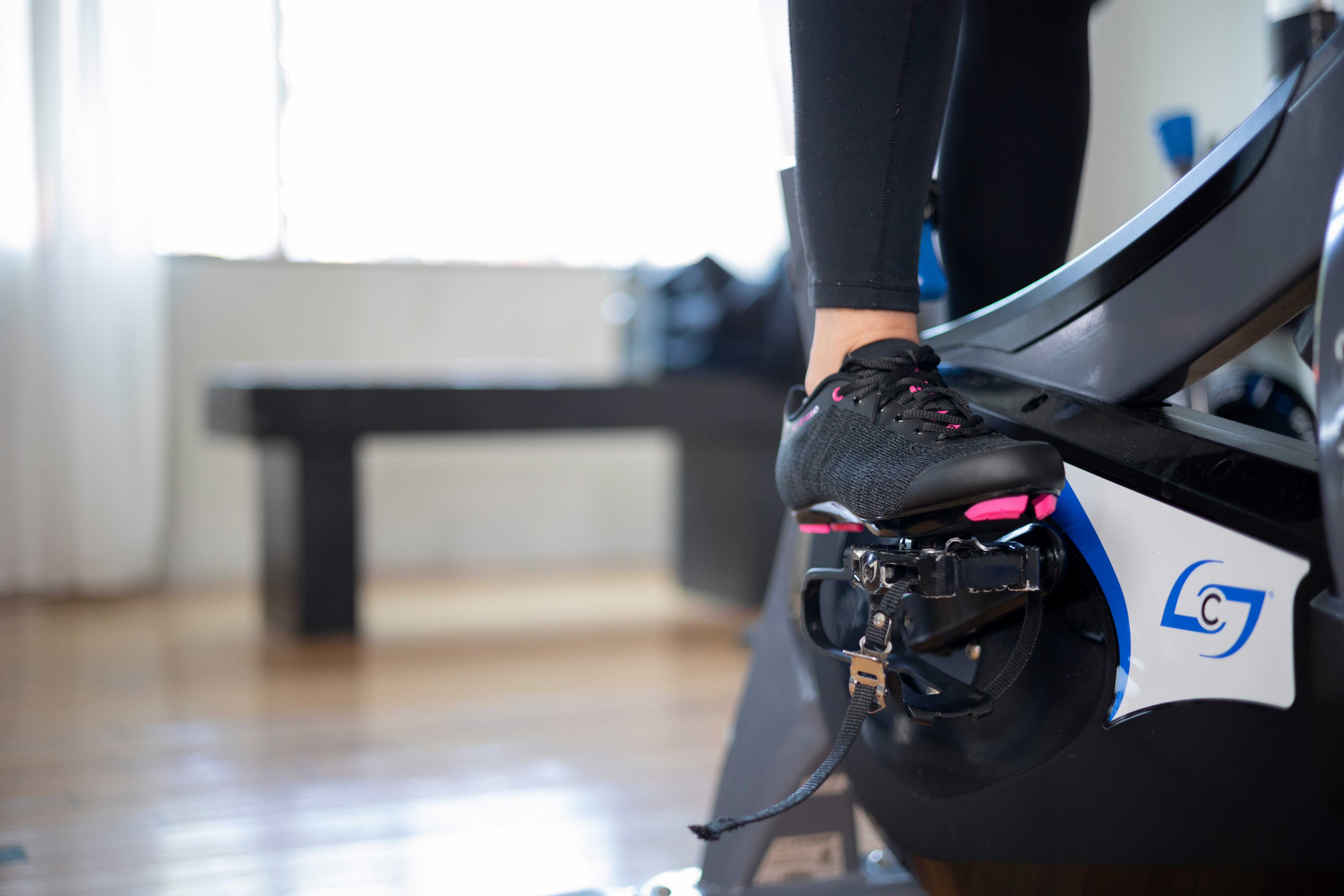 Best Indoor Cycling Shoes for Peloton (2025 Expert Buyer’s Guide)