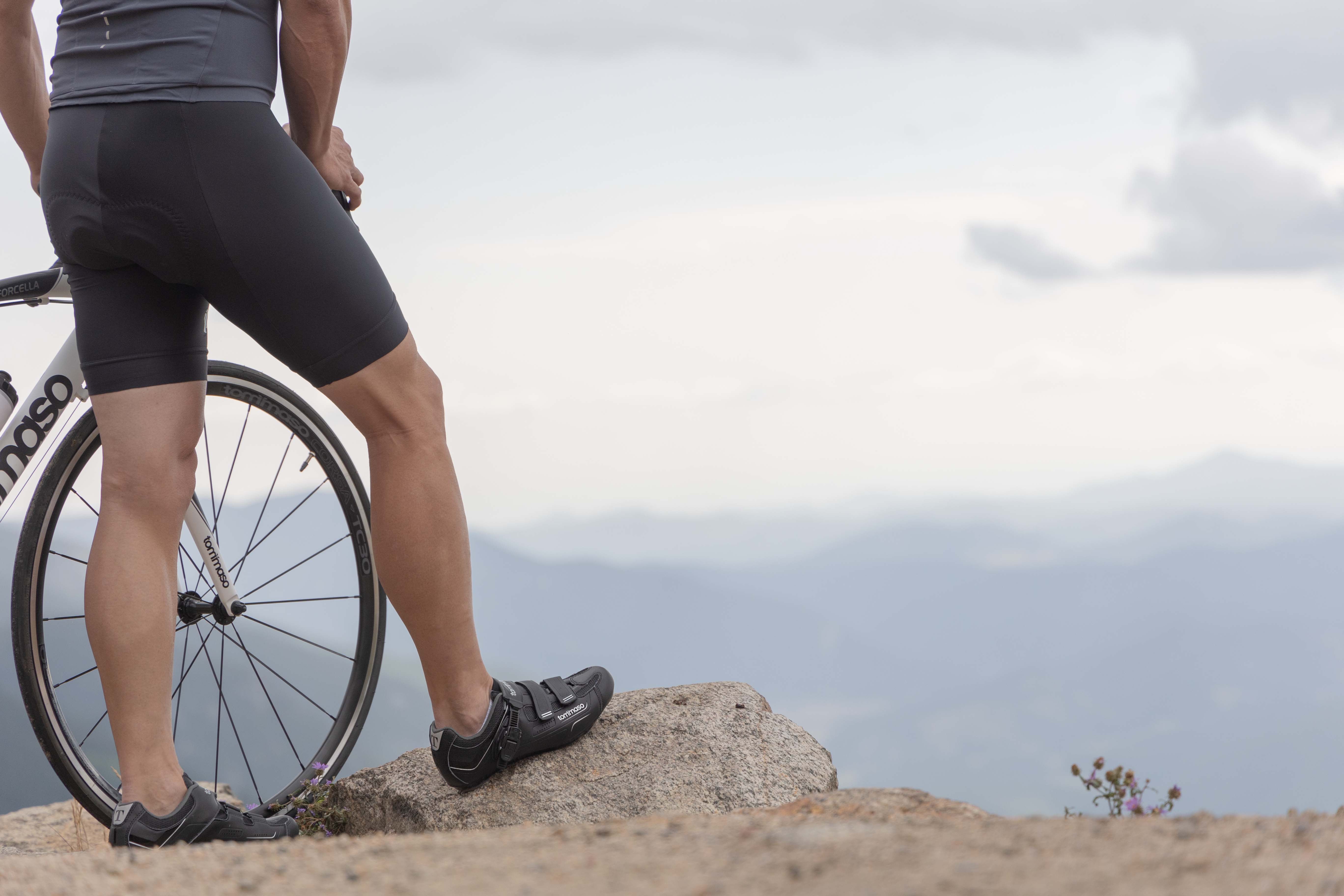 Strada 200 - Indoor Cycling / SPD Cleats Included