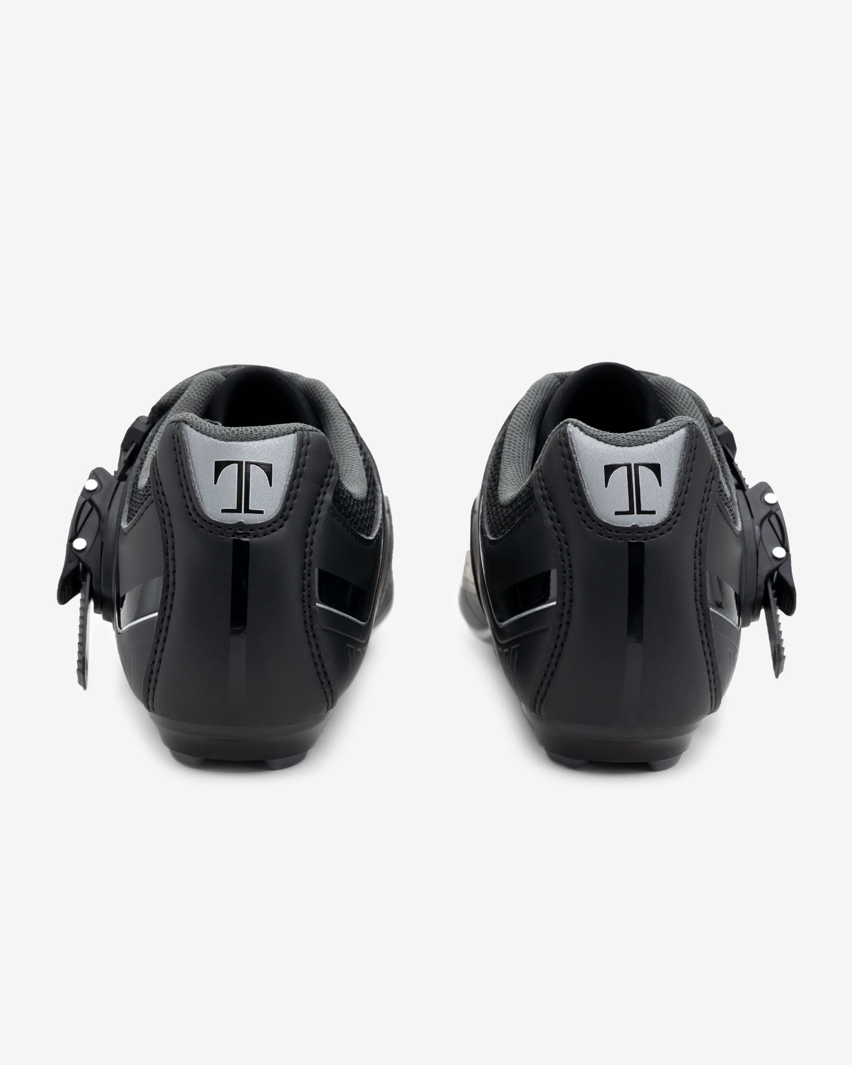 Strada 200 - Indoor Cycling / SPD Cleats Included