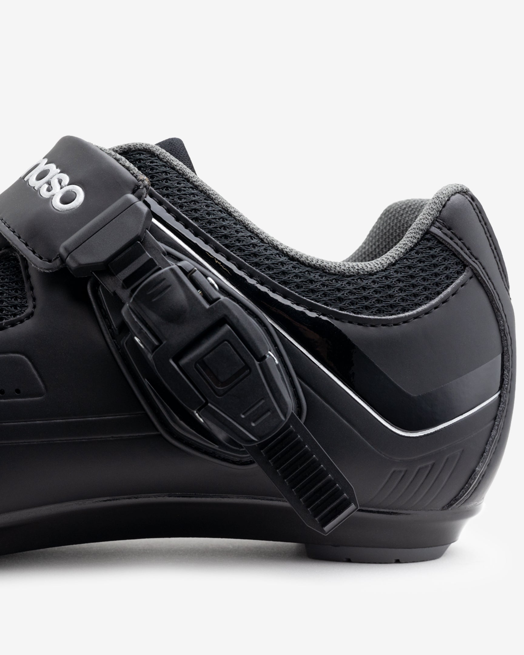 Strada 200 - Indoor Cycling / SPD Cleats Included